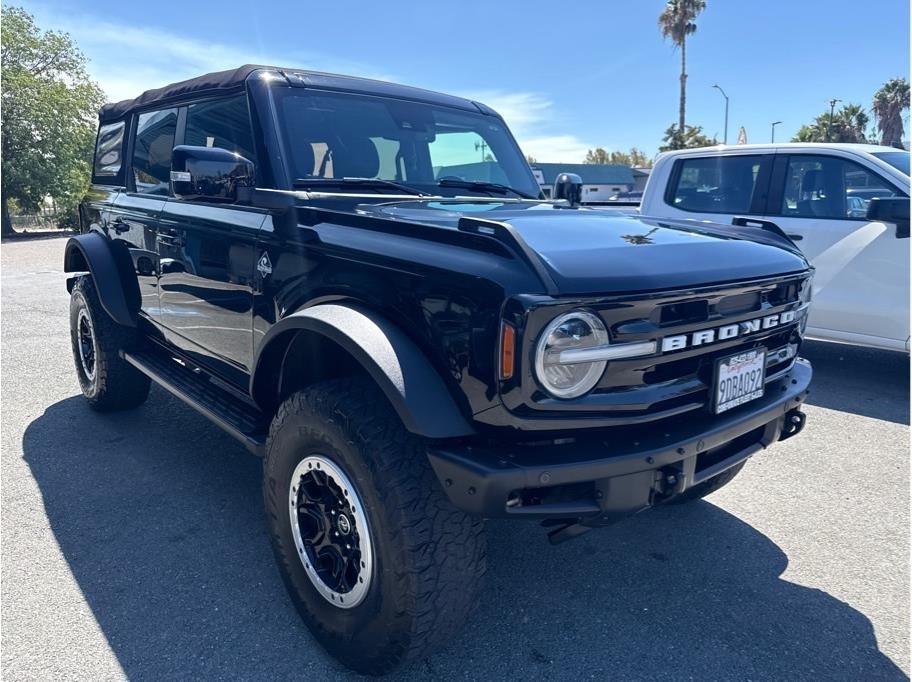 Ford Bronco Outer Banks 4-Door w/Advanced 2022