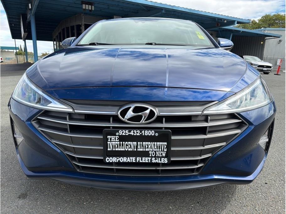 Hyundai Elantra SE 6M 2020