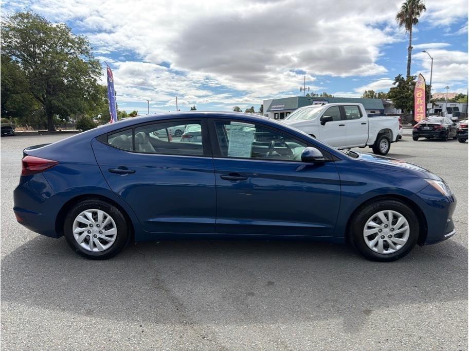 Hyundai Elantra SE 6M 2020
