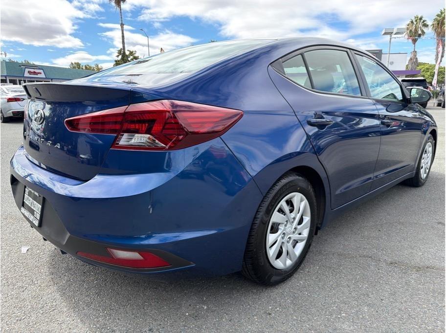 Hyundai Elantra SE 6M 2020