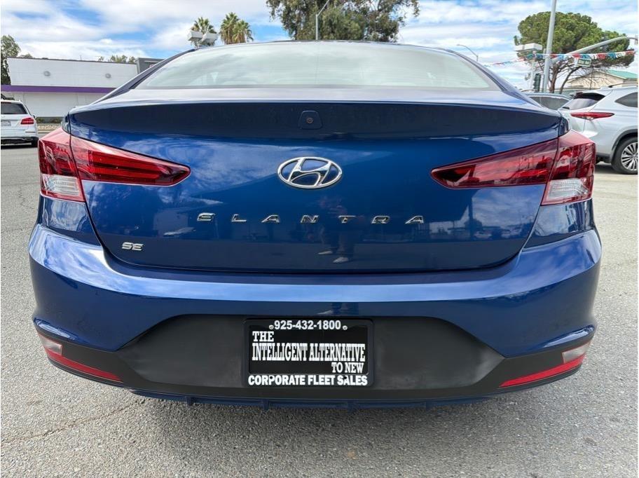 Hyundai Elantra SE 6M 2020