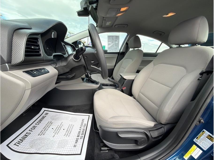 Hyundai Elantra SE 6M 2020