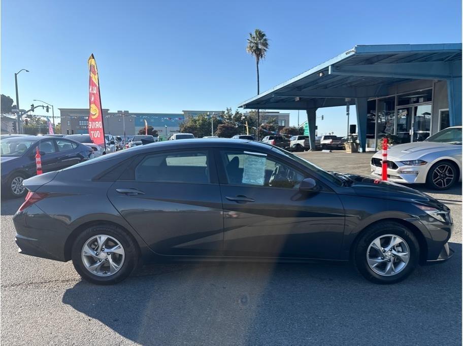 Hyundai Elantra SE 2023