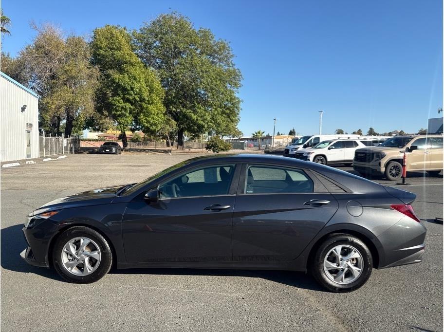 Hyundai Elantra SE 2023
