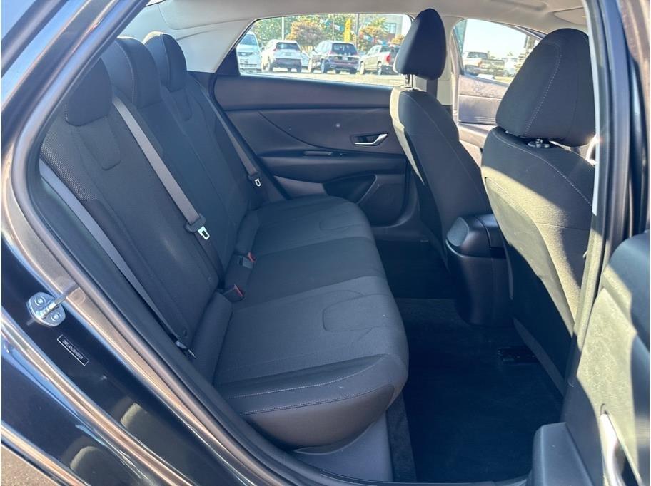 Hyundai Elantra SE 2023