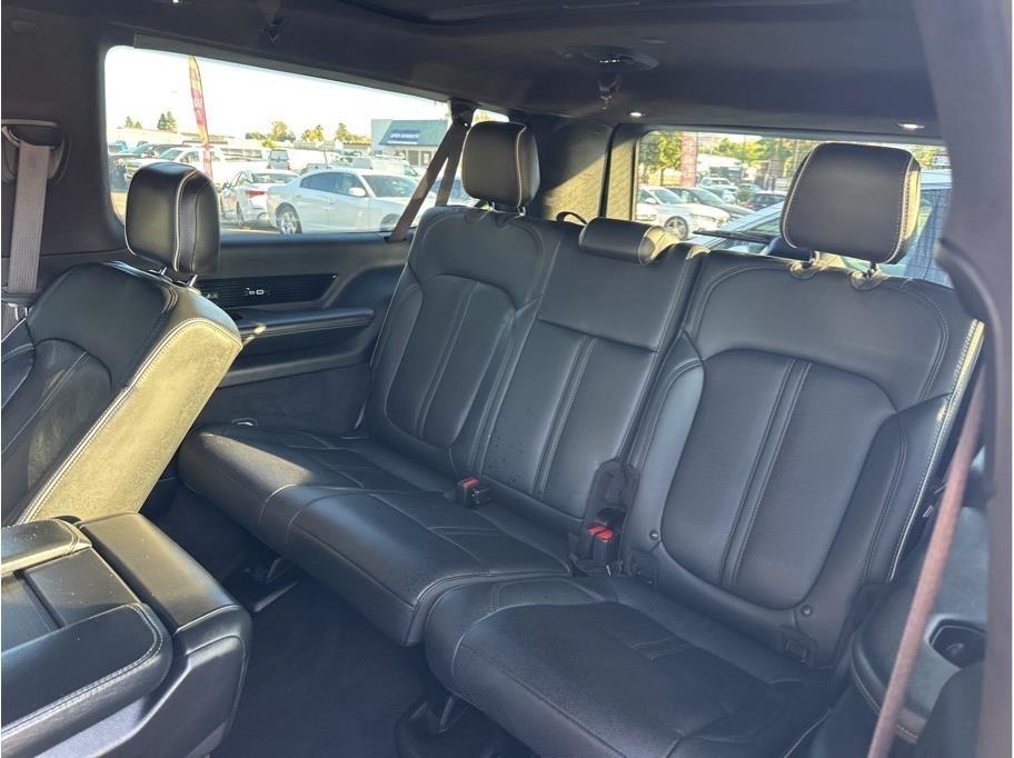 Jeep Grand Wagoneer Series II 4WD 2024