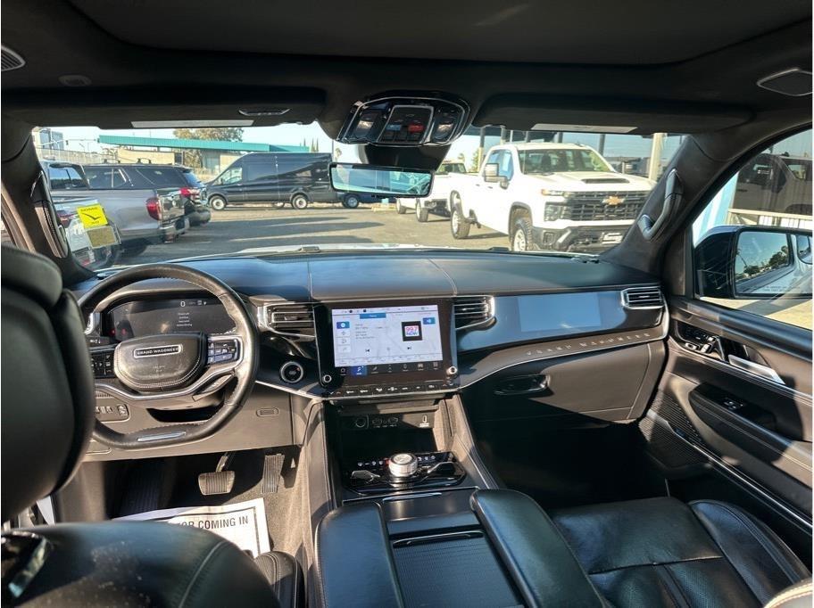 Jeep Grand Wagoneer Series II 4WD 2024