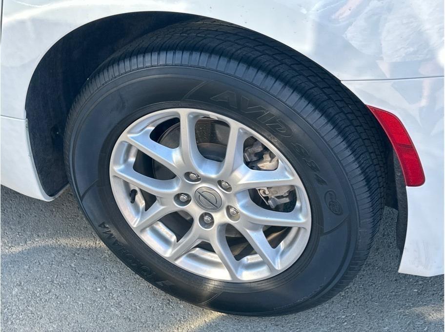 Chrysler Pacifica photo 7