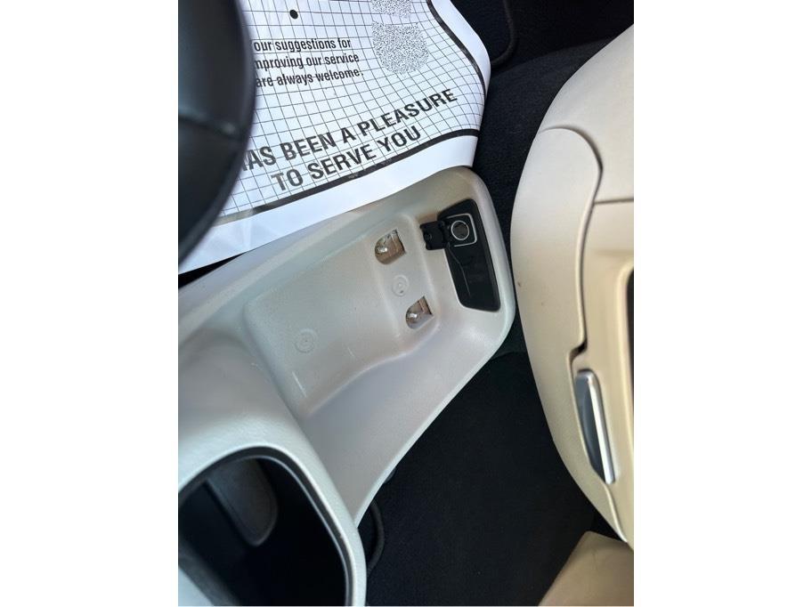 Chrysler Pacifica photo 13