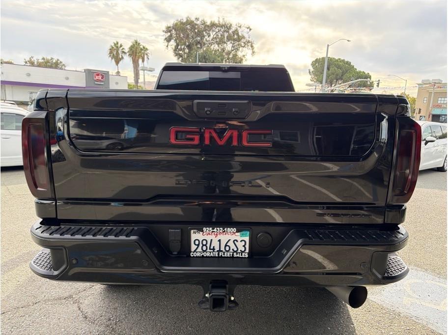 GMC Sierra 3500HD Denali Crew Cab 4WD 2023