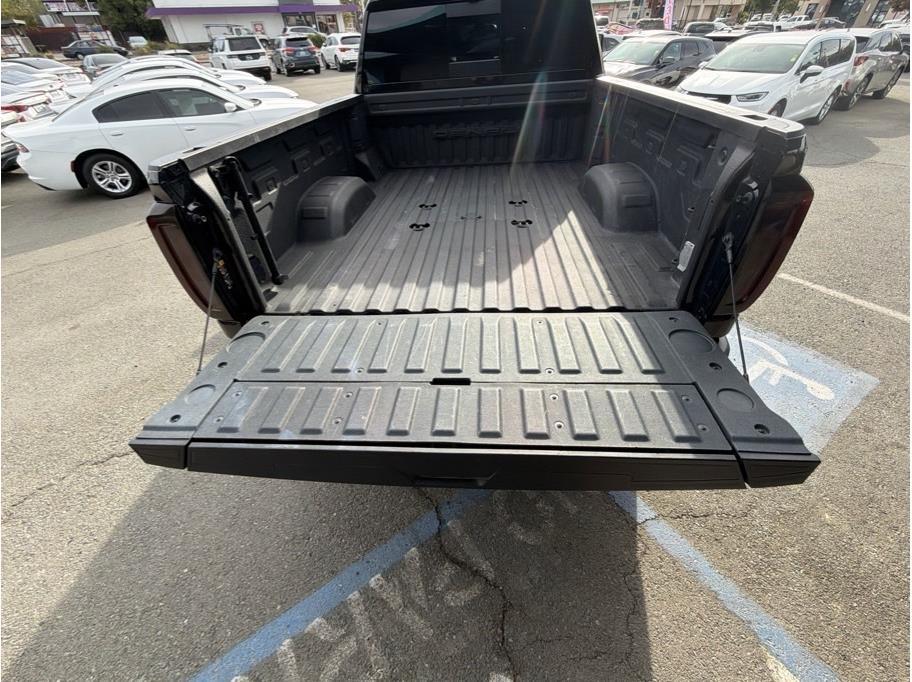 GMC Sierra 3500HD Denali Crew Cab 4WD 2023