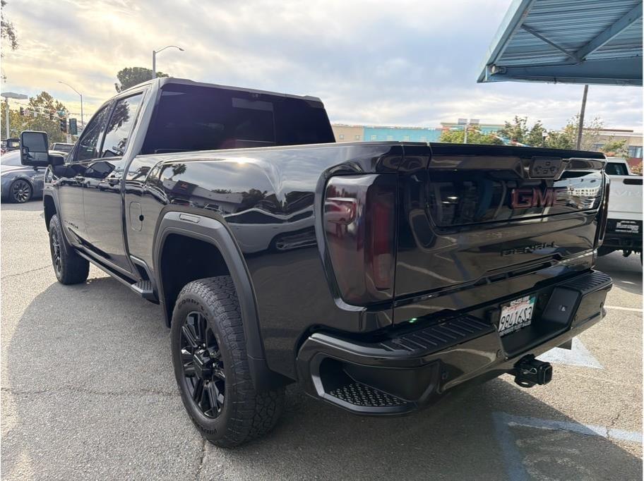 GMC Sierra 3500HD Denali Crew Cab 4WD 2023