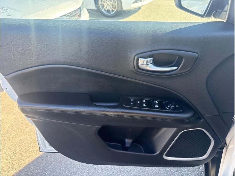 Jeep Compass Latitude FWD 2019