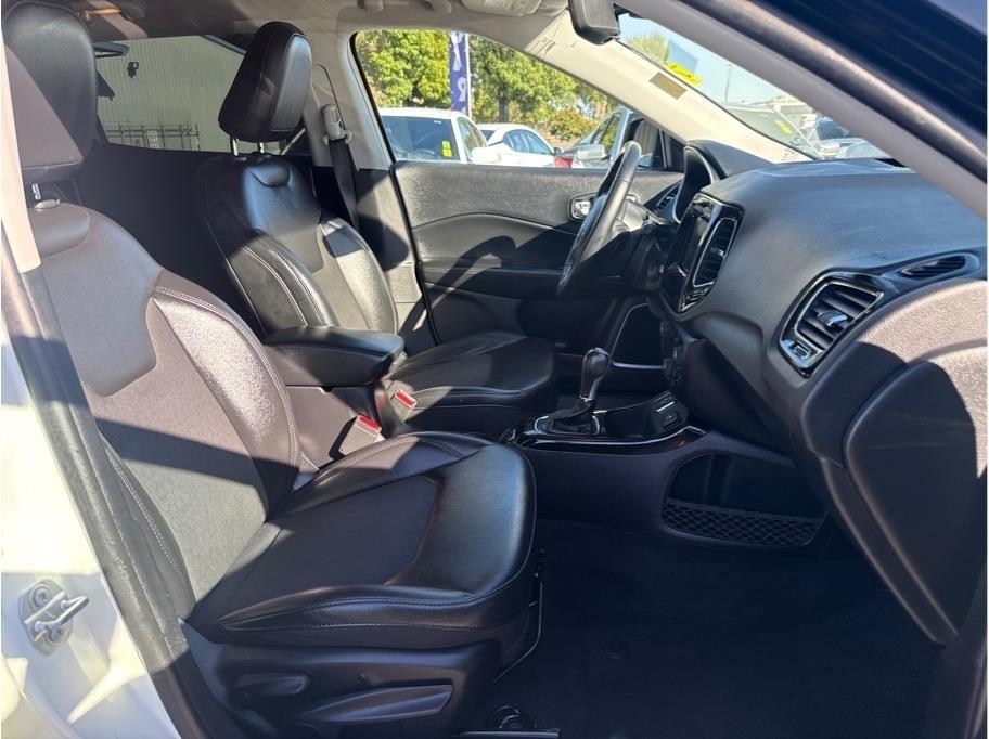 Jeep Compass Latitude FWD 2019