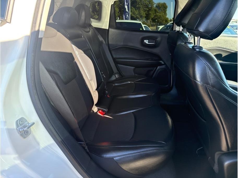 Jeep Compass Latitude FWD 2019