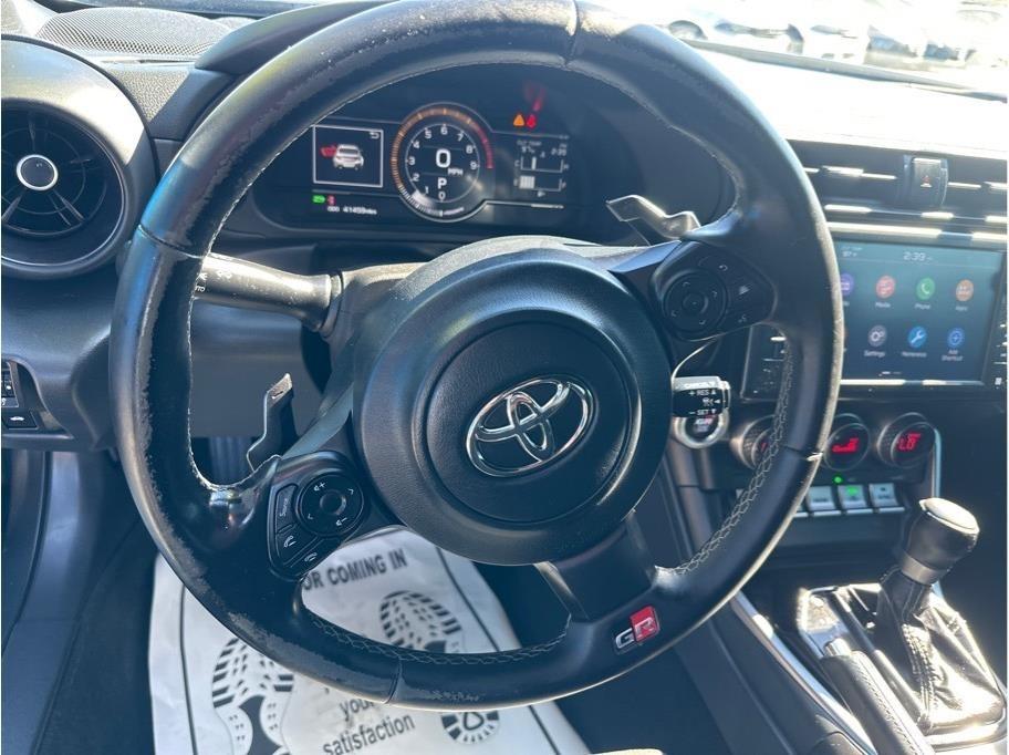 Toyota GR86 photo 10