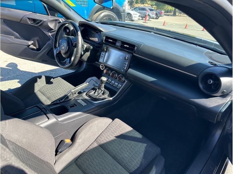 Toyota GR86 photo 16