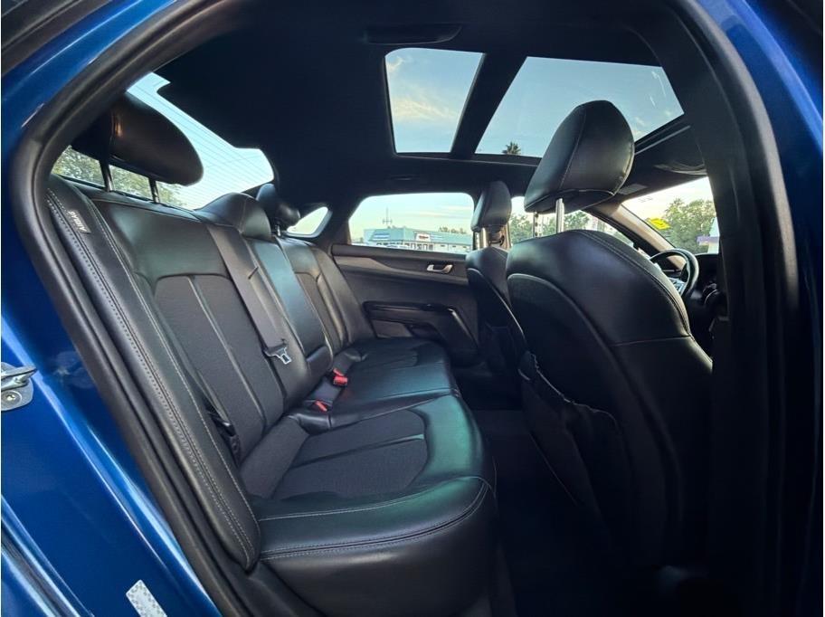 Kia K5 photo 17
