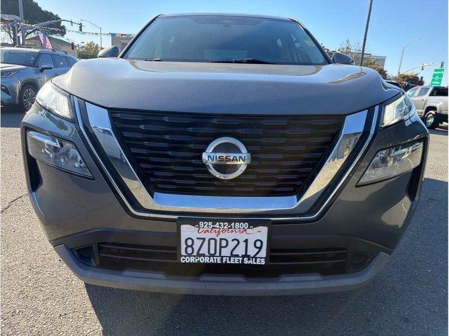 Nissan Rogue photo 2