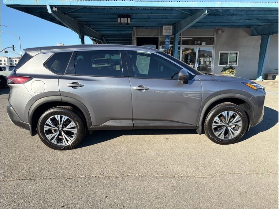 Nissan Rogue photo 4