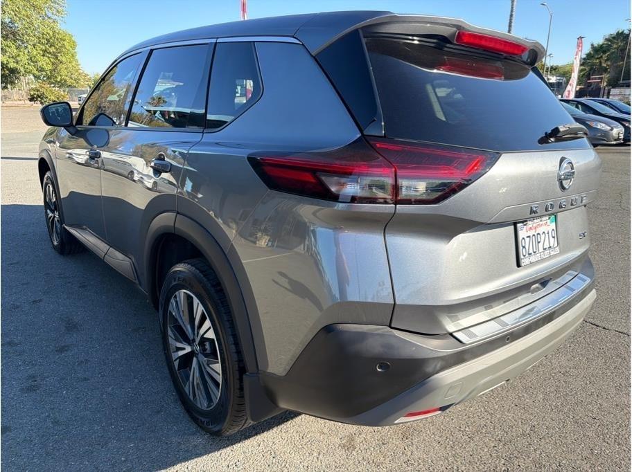 Nissan Rogue photo 8