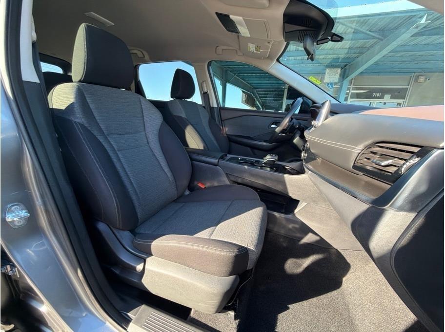Nissan Rogue photo 16