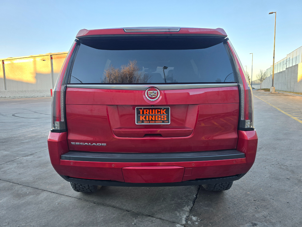 Cadillac Escalade 4WD 4dr Premium 2015