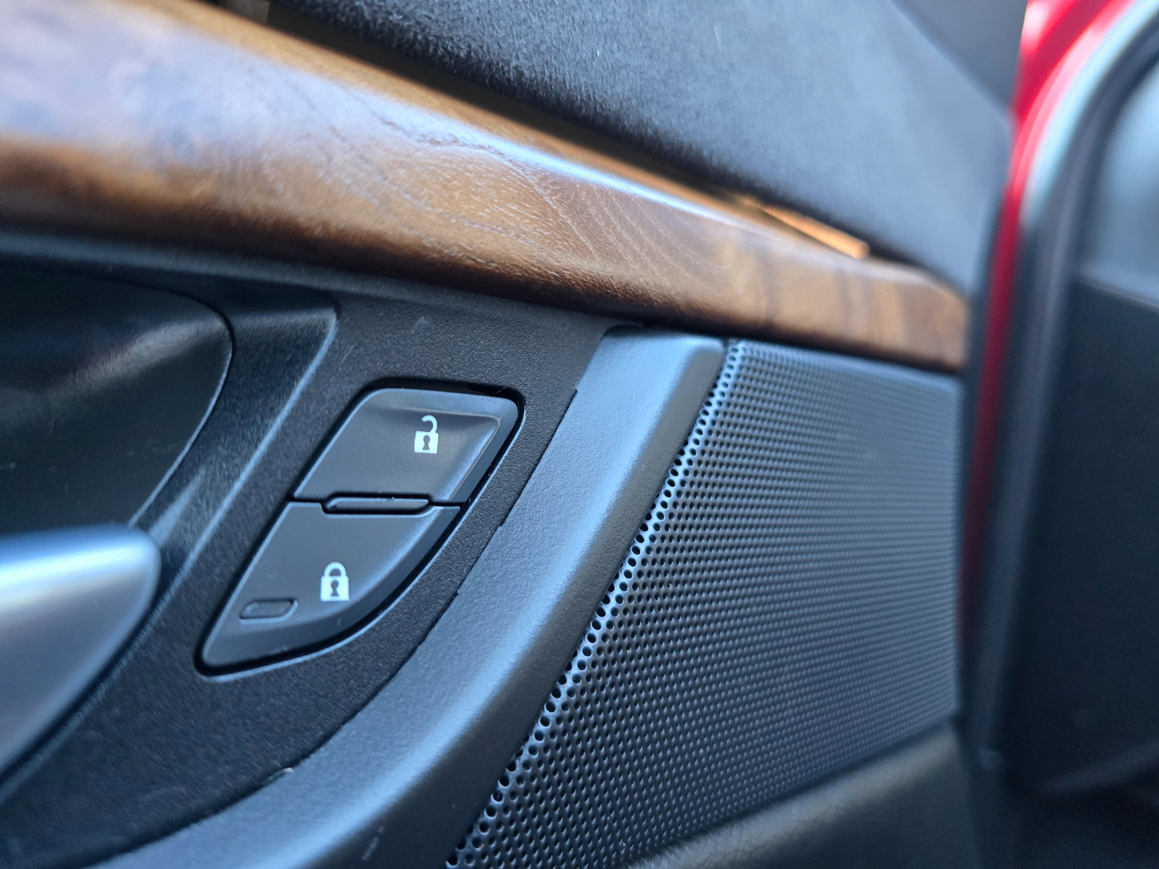 Cadillac Escalade 4WD 4dr Premium 2015