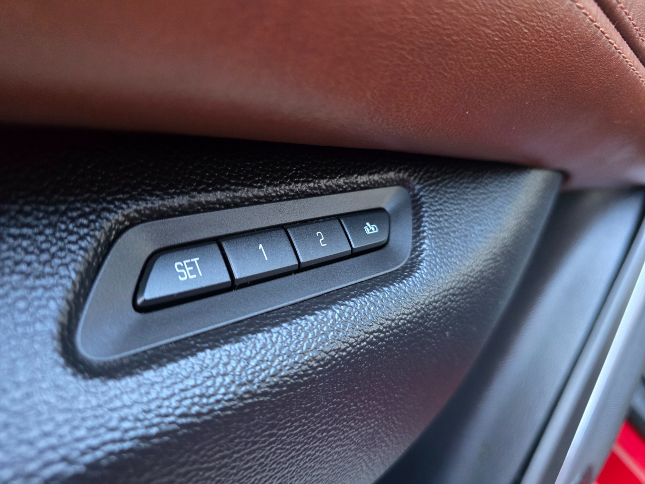 Cadillac Escalade 4WD 4dr Premium 2015