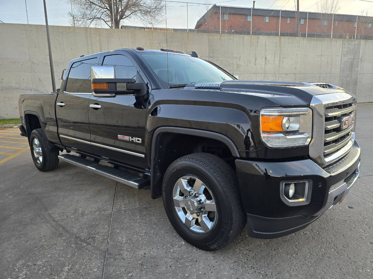 GMC Sierra 2500HD 4WD Crew Cab 153.7" SLT 2017