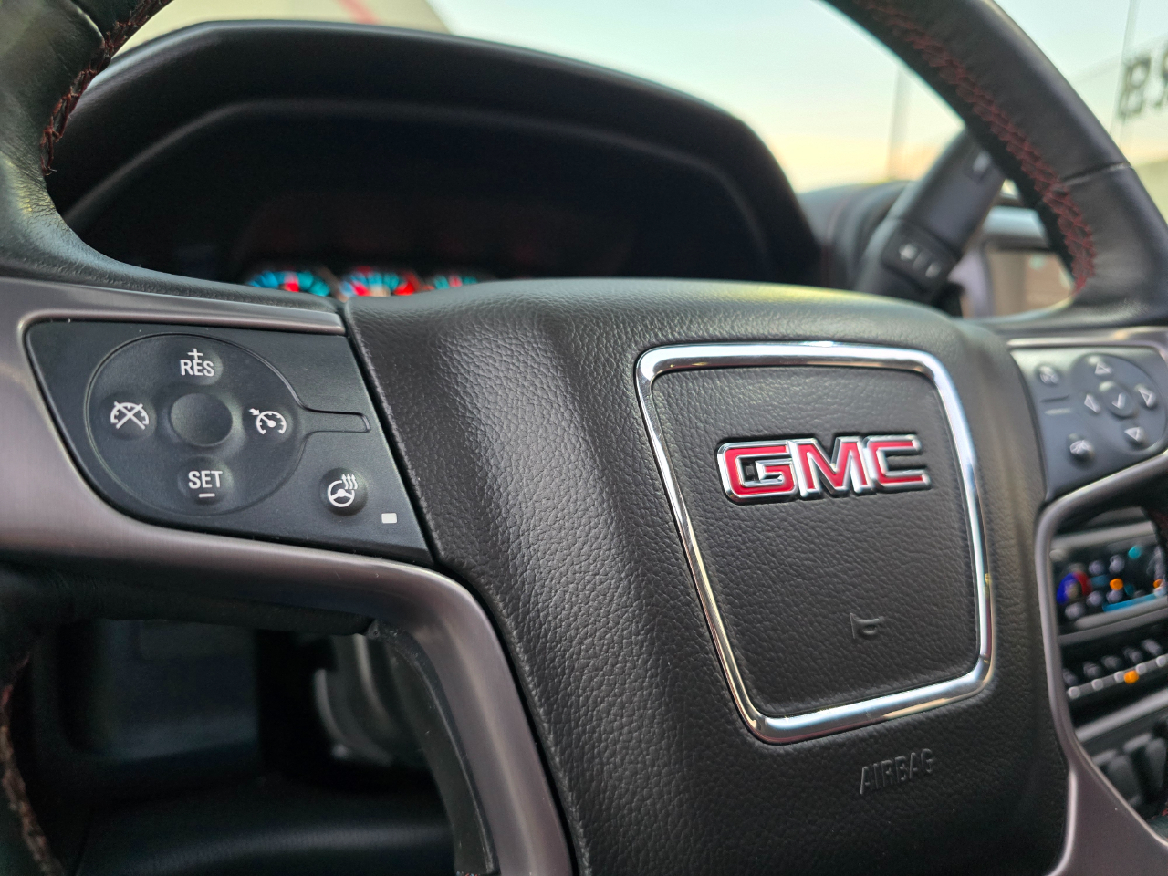 GMC Sierra 2500HD 4WD Crew Cab 153.7" SLT 2017