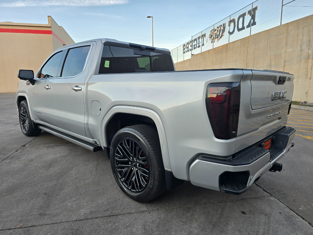 GMC Sierra 1500 4WD Crew Cab 147" Denali Ultimate 2022
