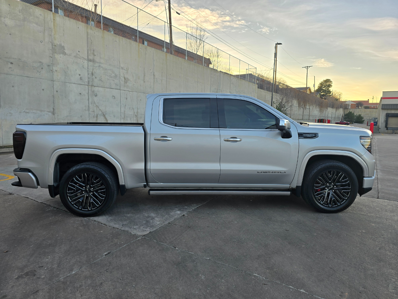 GMC Sierra 1500 4WD Crew Cab 147" Denali Ultimate 2022