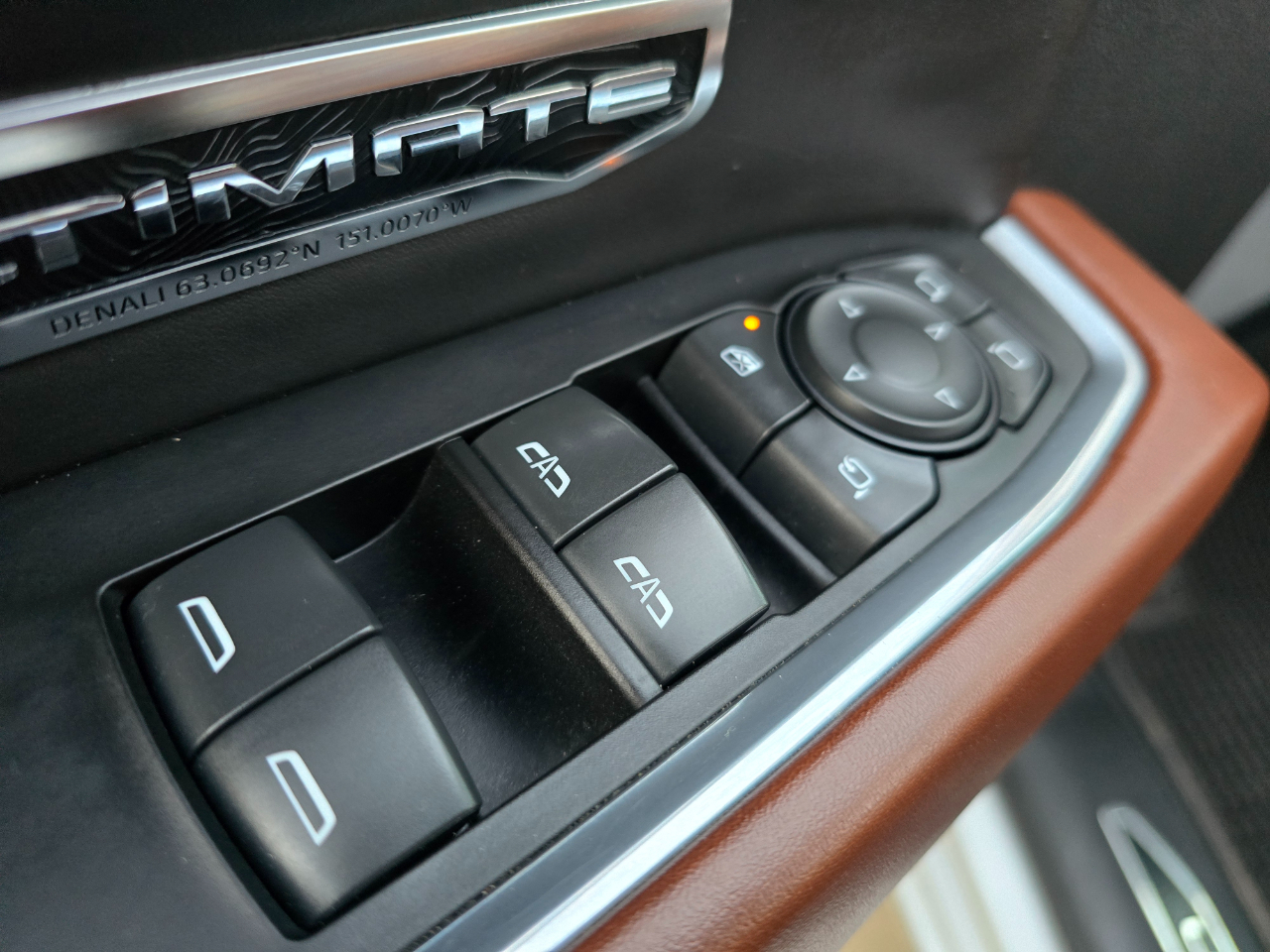 GMC Sierra 1500 4WD Crew Cab 147" Denali Ultimate 2022