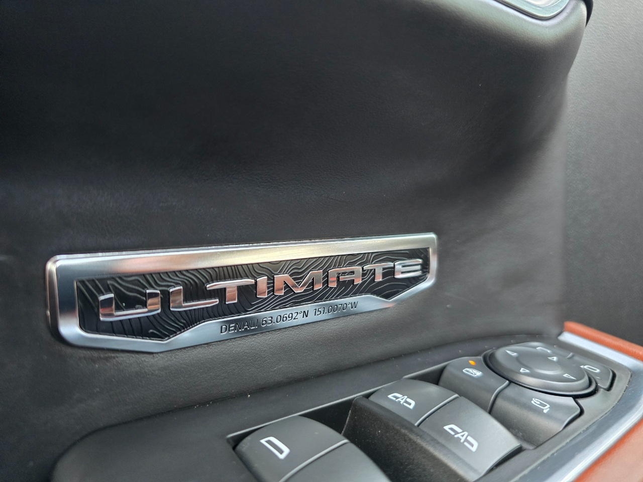 GMC Sierra 1500 4WD Crew Cab 147" Denali Ultimate 2022