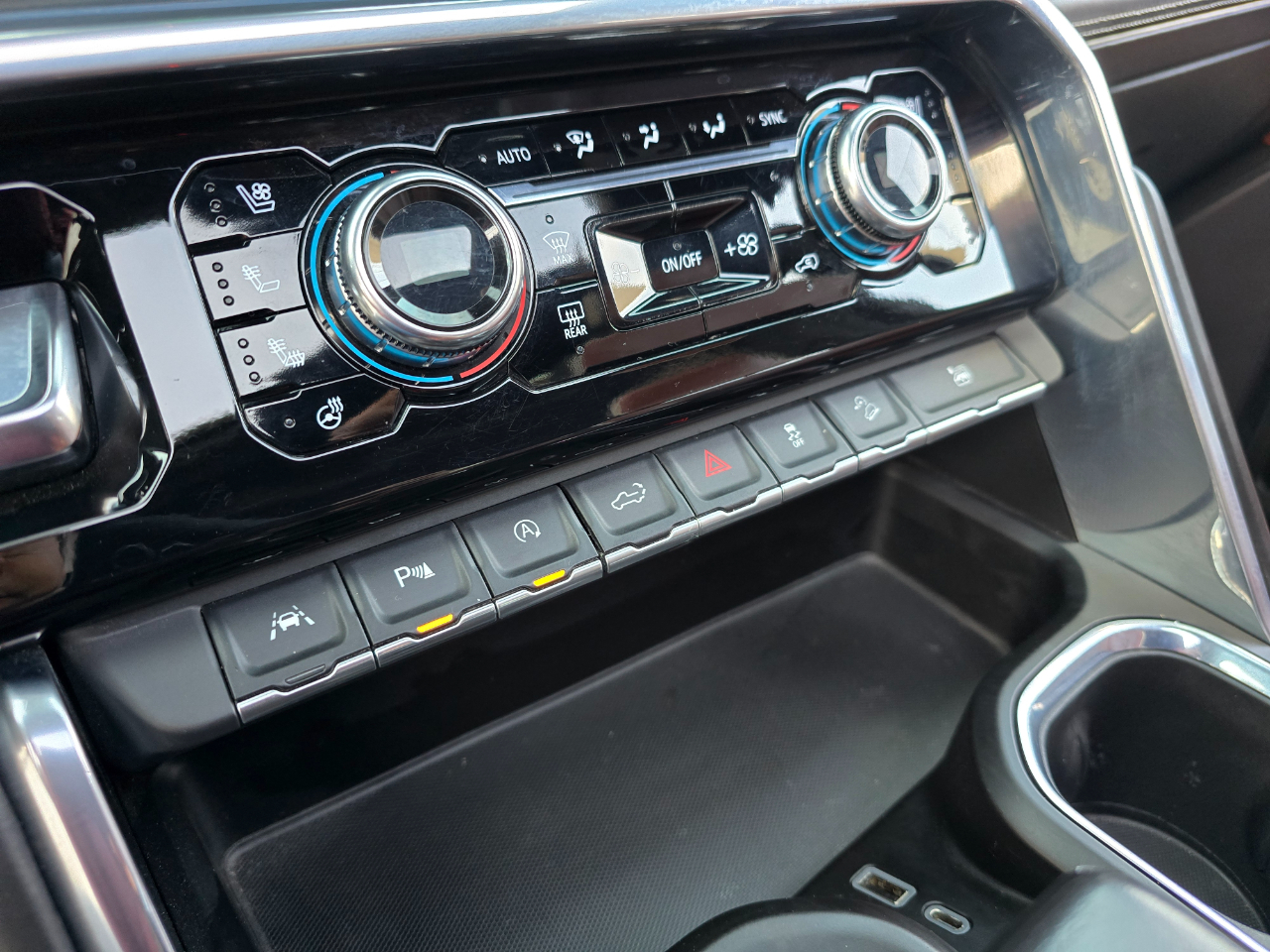 GMC Sierra 1500 4WD Crew Cab 147" Denali Ultimate 2022