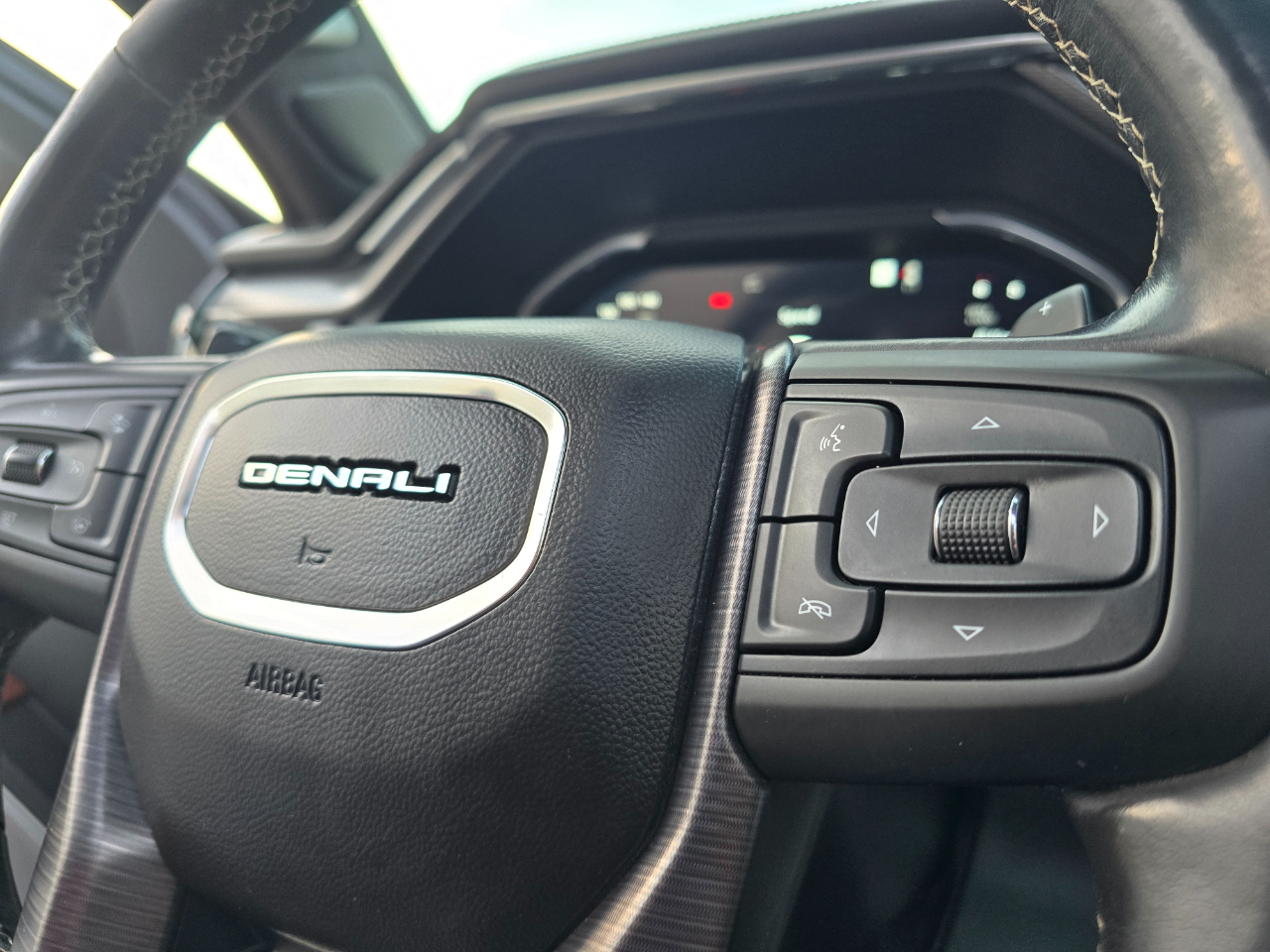 GMC Sierra 1500 4WD Crew Cab 147" Denali Ultimate 2022