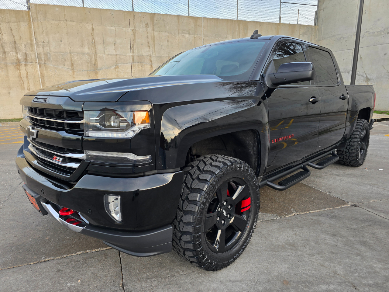 Chevrolet Silverado 1500 4WD Crew Cab 143.5" LTZ w/2LZ 2017