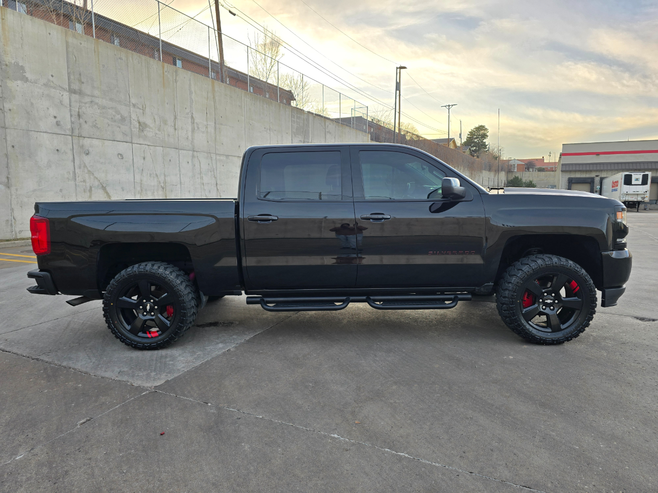 Chevrolet Silverado 1500 4WD Crew Cab 143.5" LTZ w/2LZ 2017