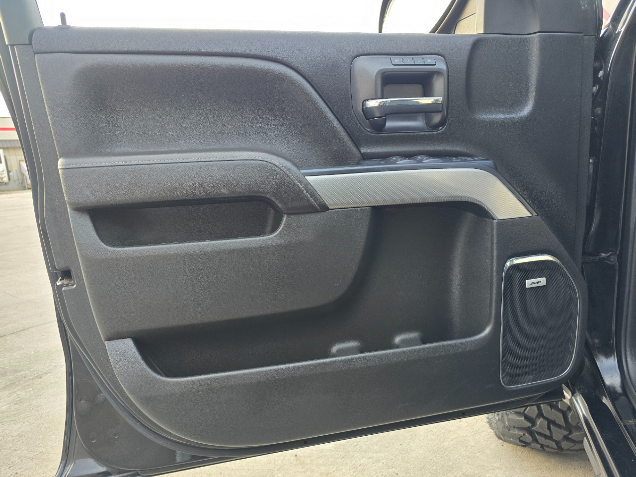 Chevrolet Silverado 1500 4WD Crew Cab 143.5" LTZ w/2LZ 2017