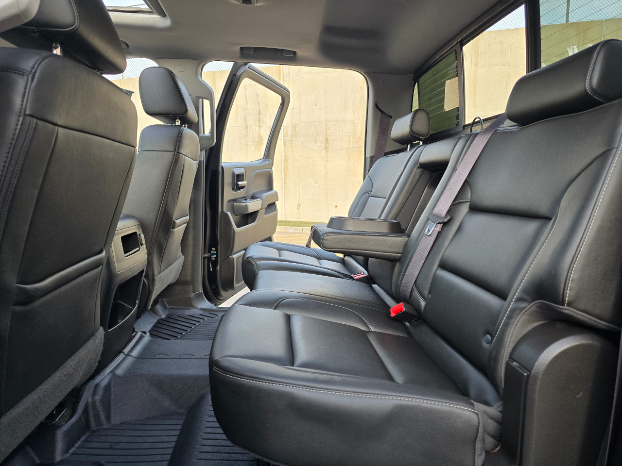 Chevrolet Silverado 1500 4WD Crew Cab 143.5" LTZ w/2LZ 2017