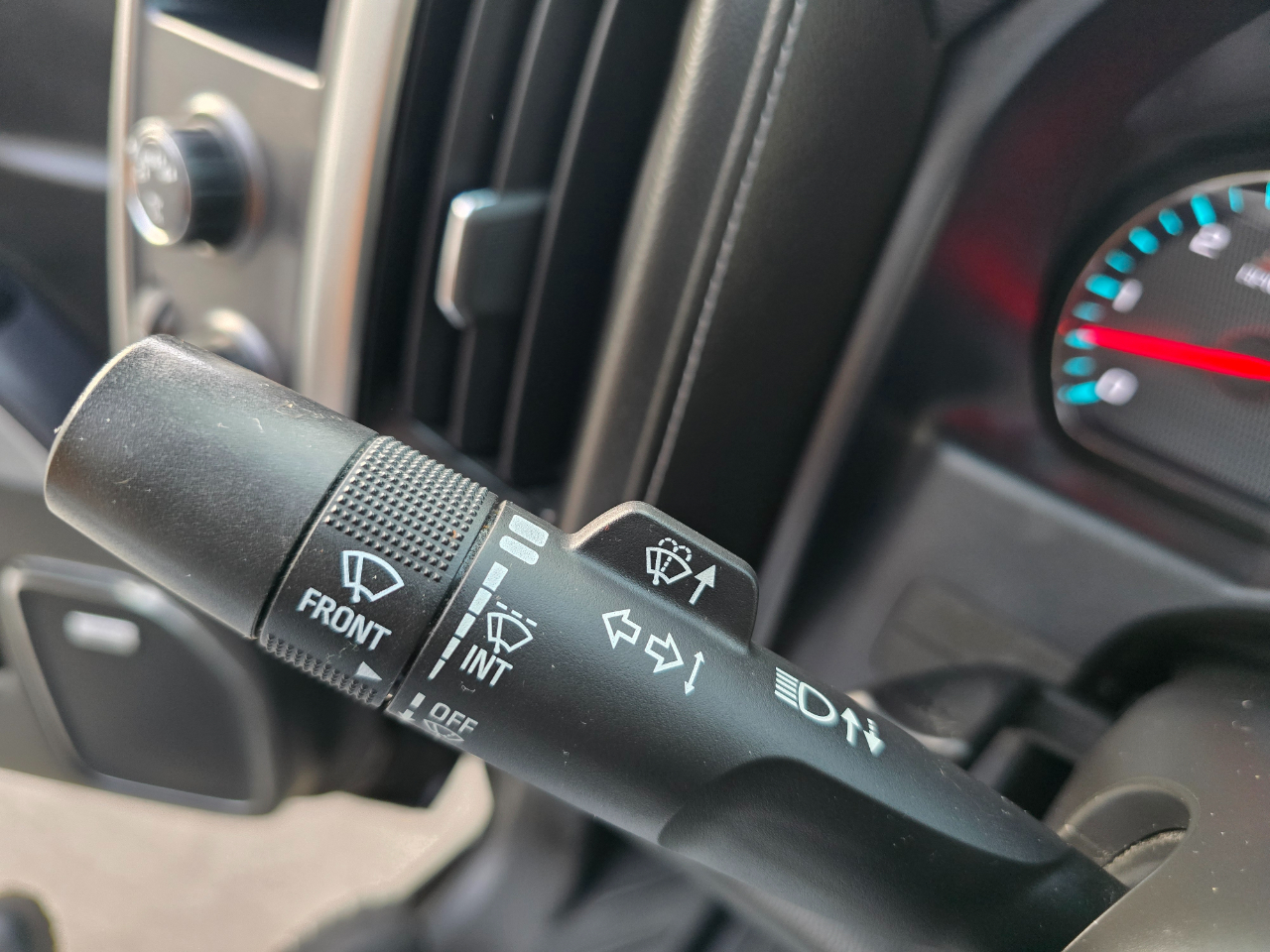 Chevrolet Silverado 1500 4WD Crew Cab 143.5" LTZ w/2LZ 2017