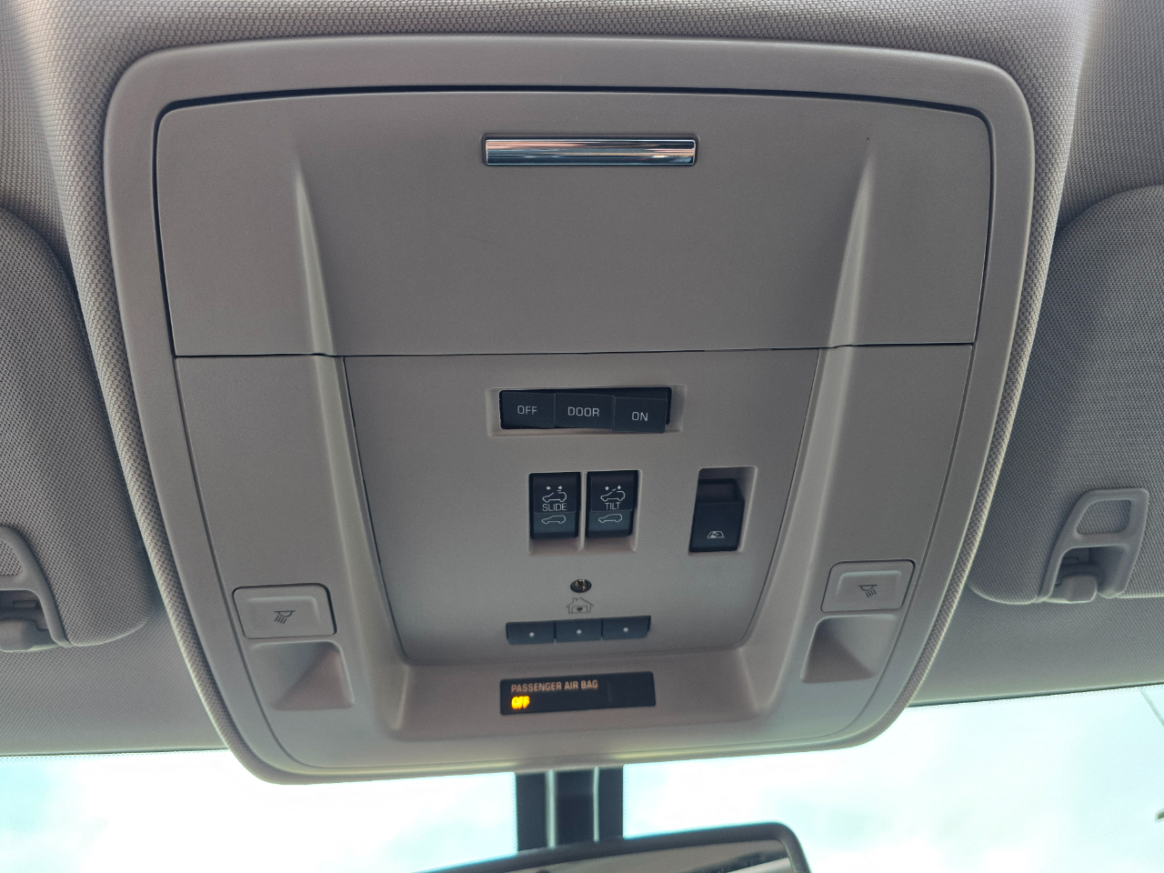 Chevrolet Silverado 1500 4WD Crew Cab 143.5" LTZ w/2LZ 2017