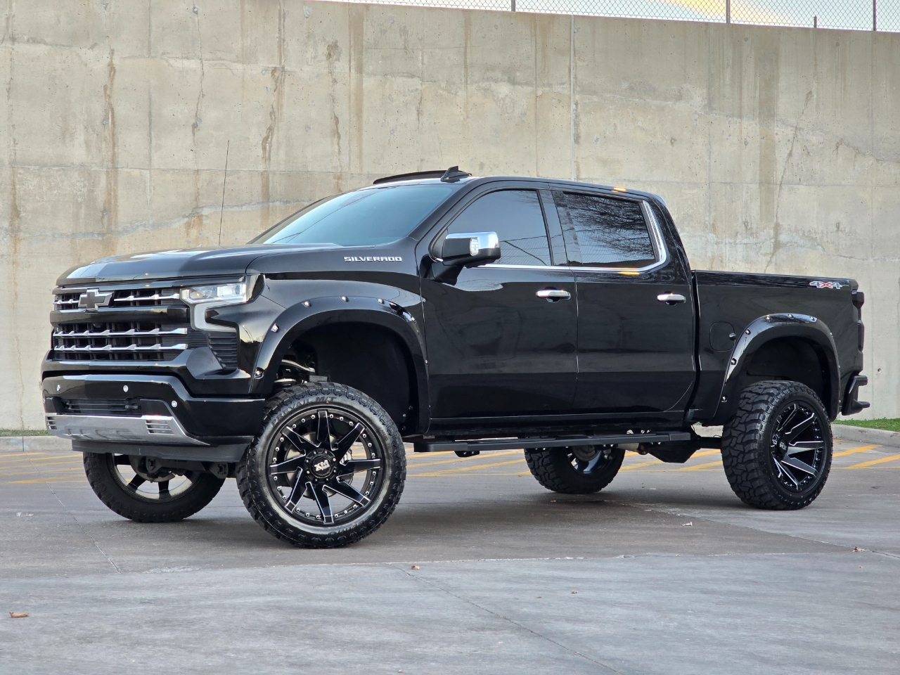 Chevrolet Silverado 1500 4WD Crew Cab 147" LTZ 2023