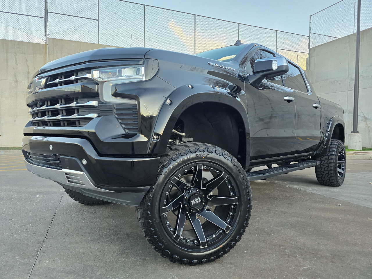 Chevrolet Silverado 1500 4WD Crew Cab 147" LTZ 2023