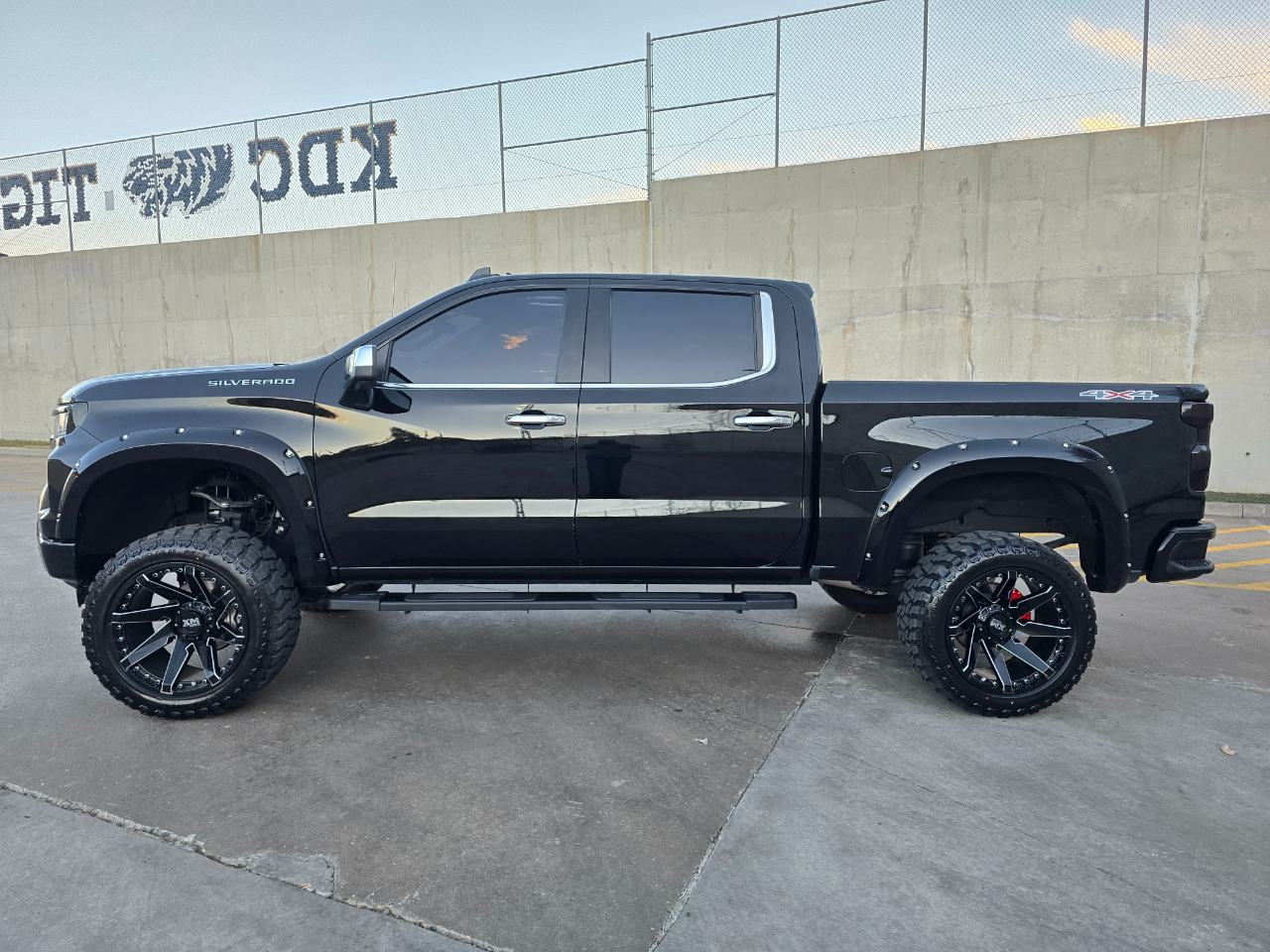 Chevrolet Silverado 1500 4WD Crew Cab 147" LTZ 2023