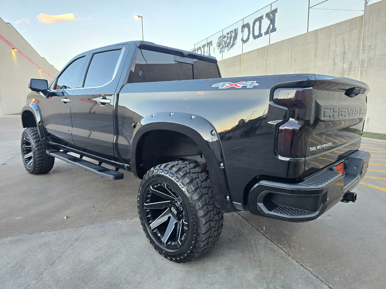 Chevrolet Silverado 1500 4WD Crew Cab 147" LTZ 2023