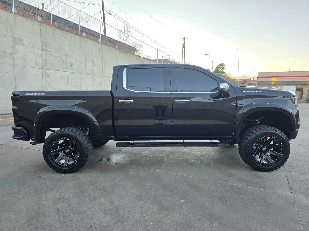 Chevrolet Silverado 1500 4WD Crew Cab 147" LTZ 2023