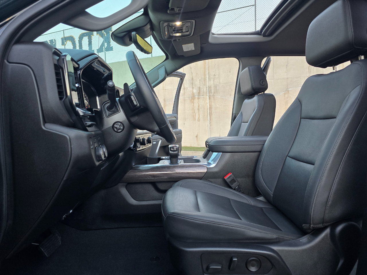 Chevrolet Silverado 1500 4WD Crew Cab 147" LTZ 2023