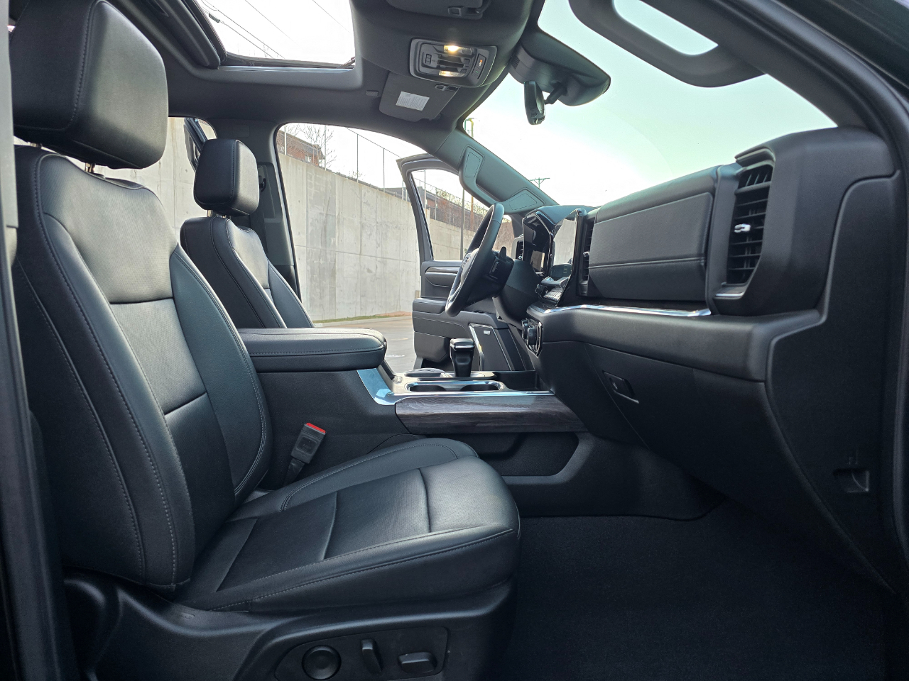 Chevrolet Silverado 1500 4WD Crew Cab 147" LTZ 2023